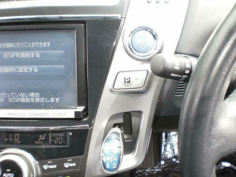 PRIUS ALPHA