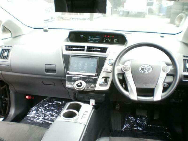 PRIUS ALPHA
