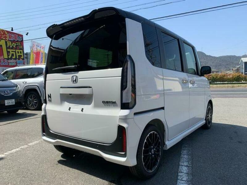 N BOX CUSTOM