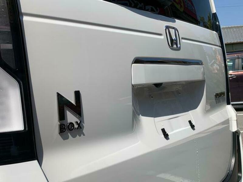 N BOX CUSTOM