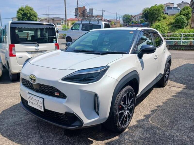 YARIS CROSS