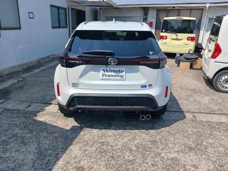 YARIS CROSS
