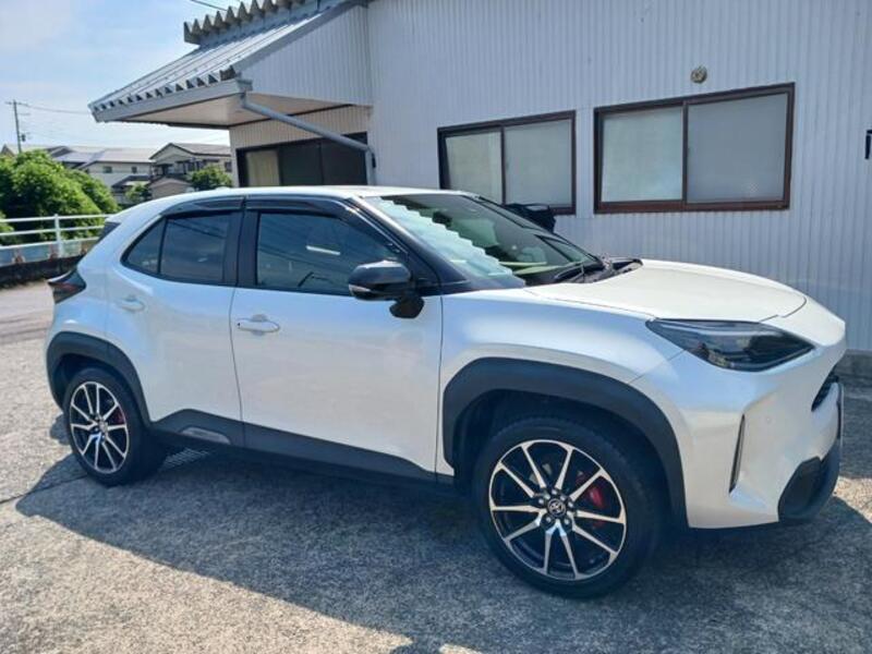 YARIS CROSS