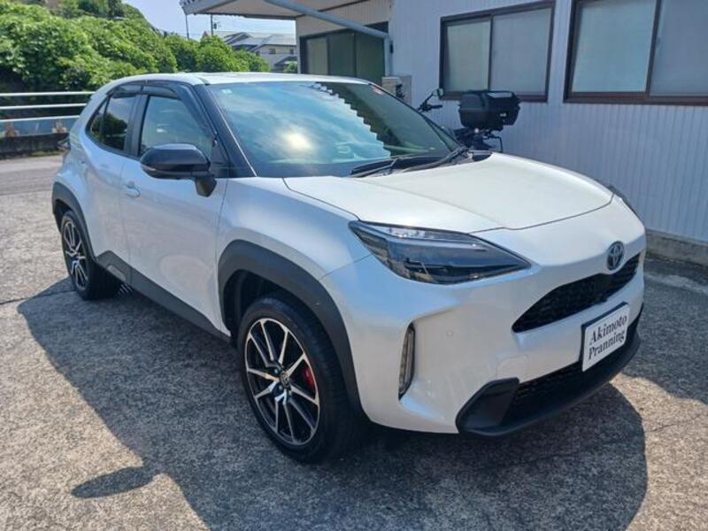 YARIS CROSS