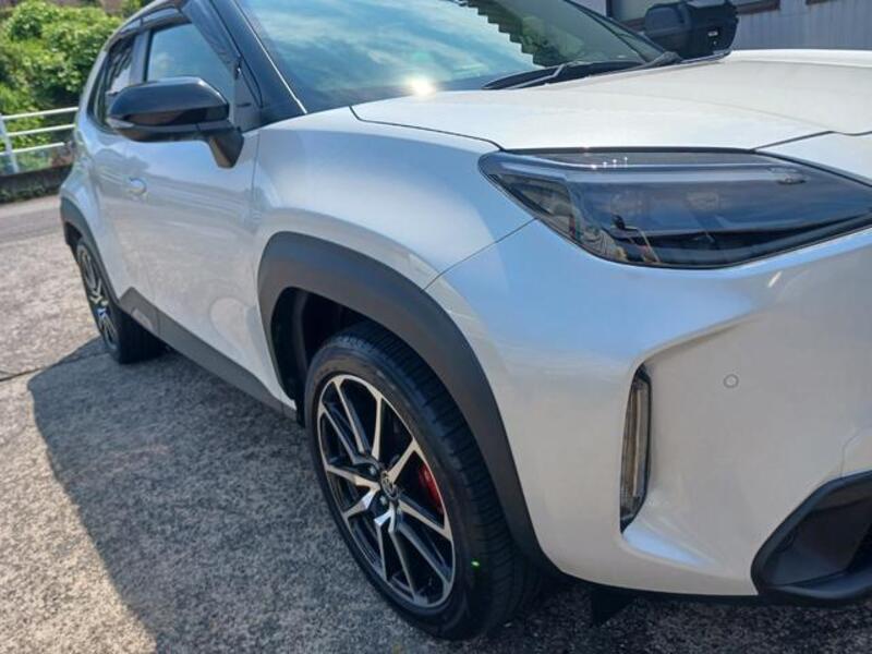 YARIS CROSS