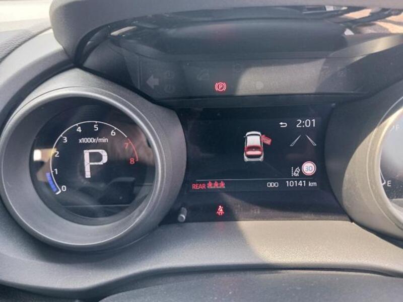 YARIS CROSS