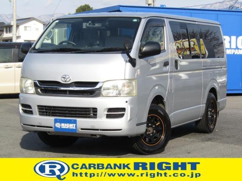 TOYOTA HIACE VAN
