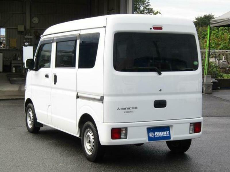MINICAB VAN