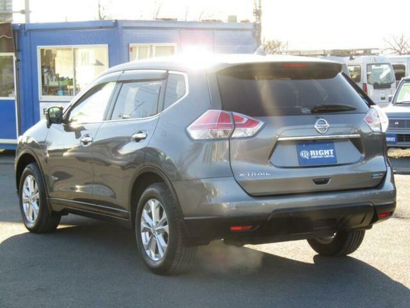 X-TRAIL