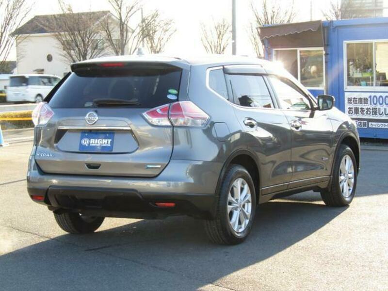 X-TRAIL