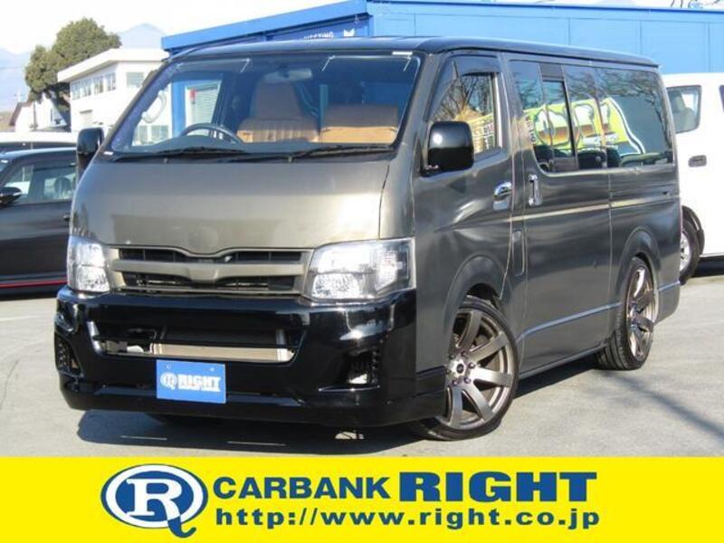 TOYOTA HIACE VAN