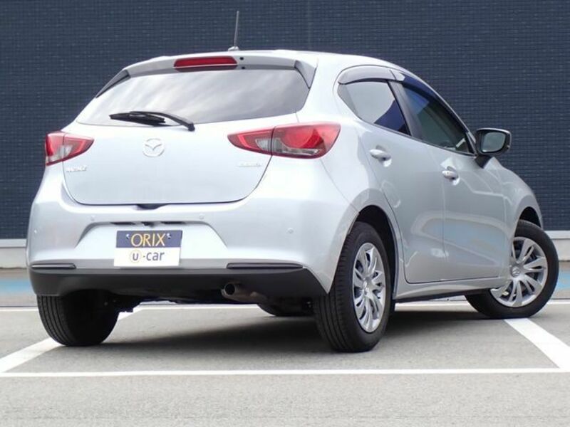 MAZDA2