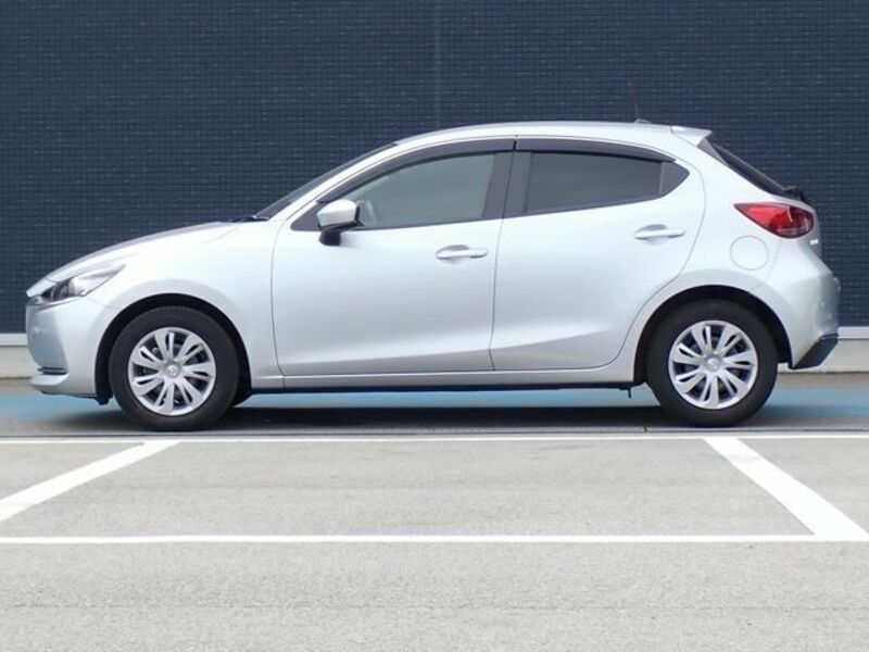 MAZDA2