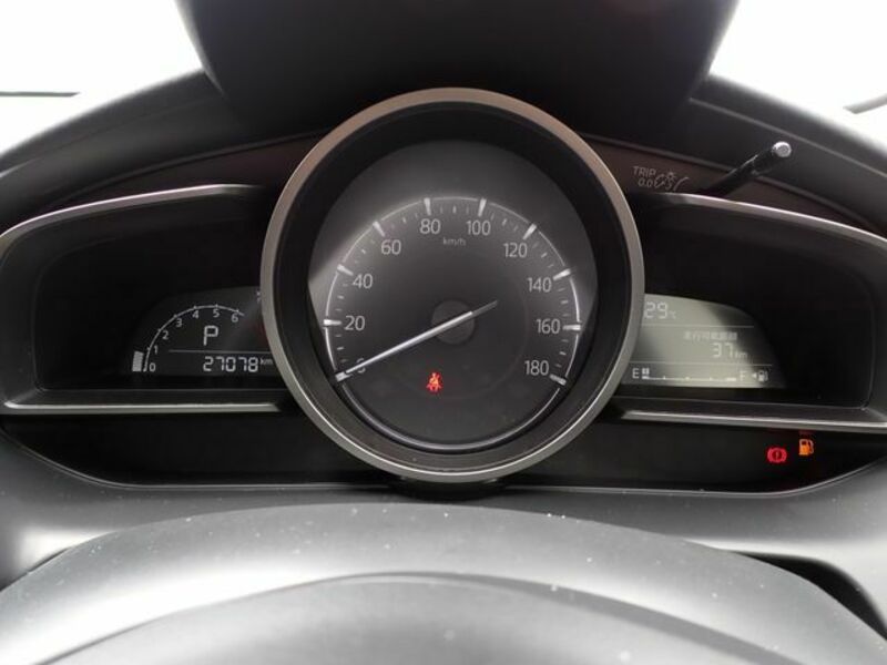 MAZDA2