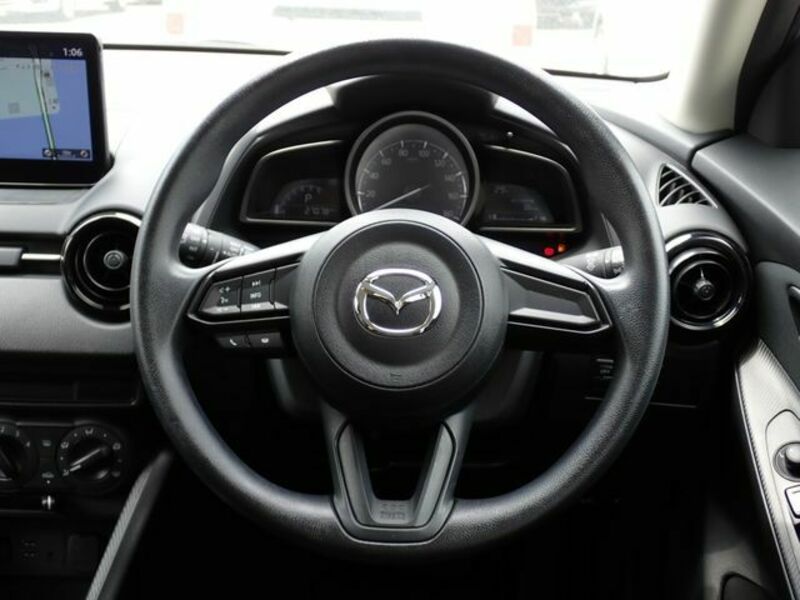 MAZDA2