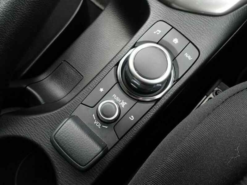MAZDA2
