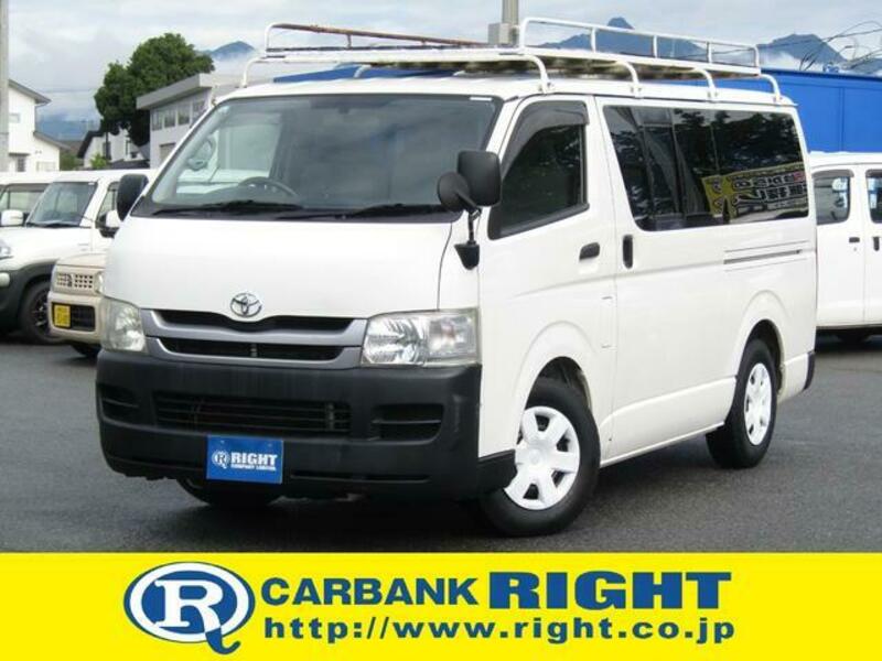 TOYOTA HIACE VAN