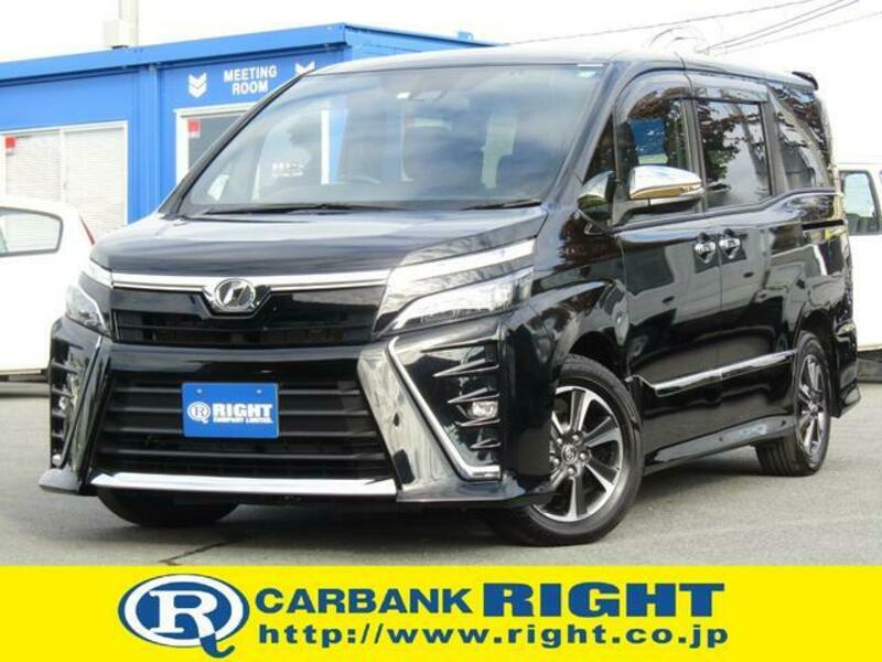 TOYOTA VOXY