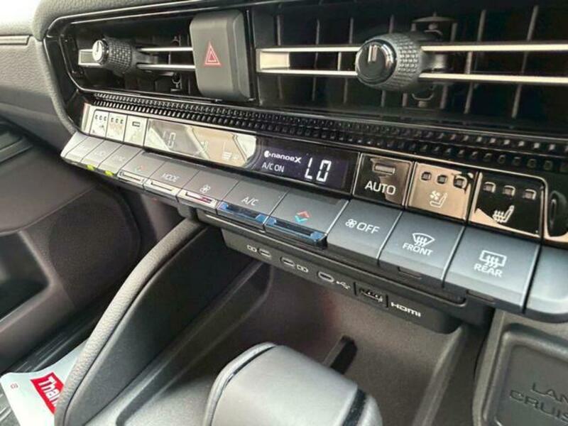 LAND CRUISER 250