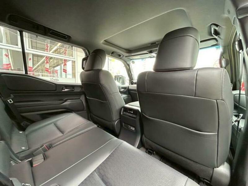LAND CRUISER 250