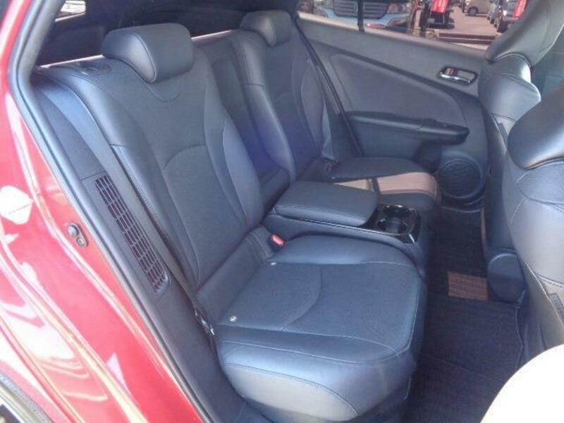 PRIUS PHV