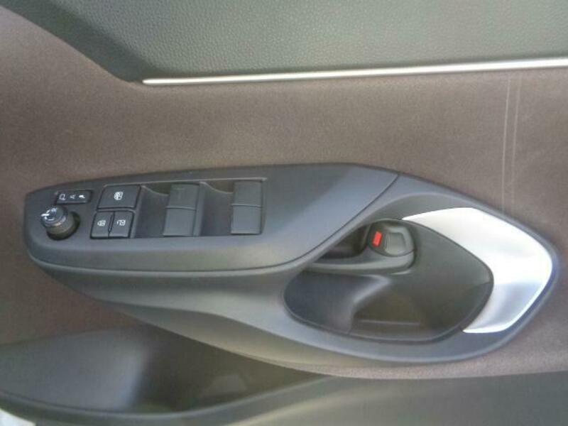 YARIS CROSS