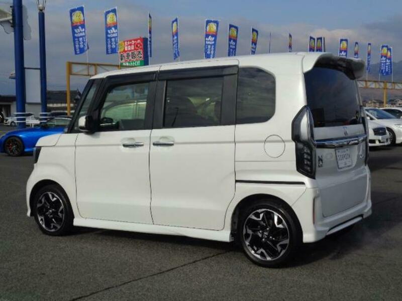 N BOX CUSTOM