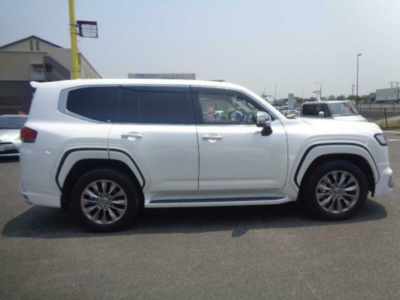 LAND CRUISER