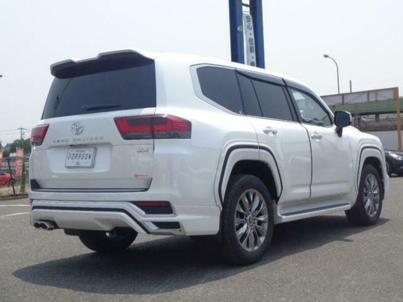 LAND CRUISER