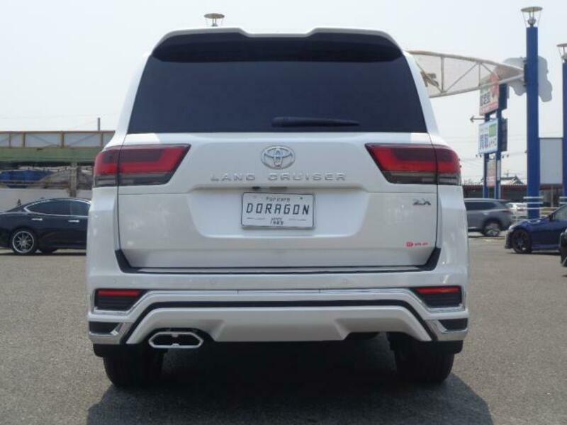 LAND CRUISER
