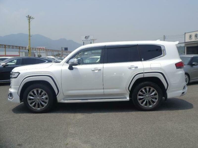 LAND CRUISER