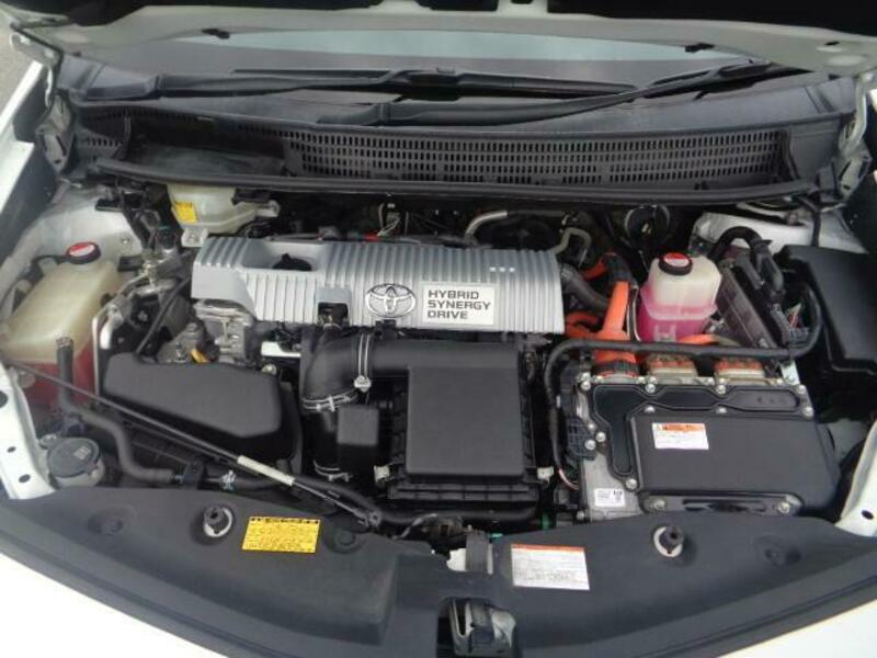 PRIUS ALPHA