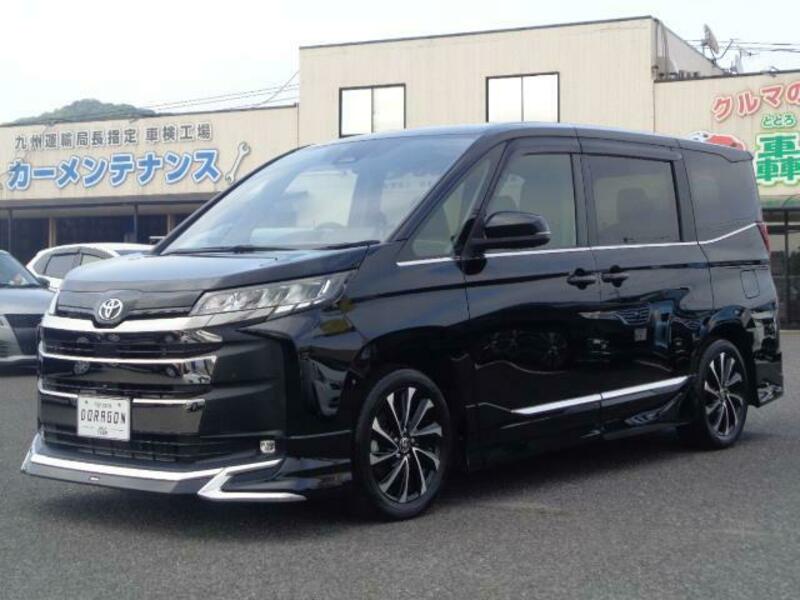 TOYOTA NOAH
