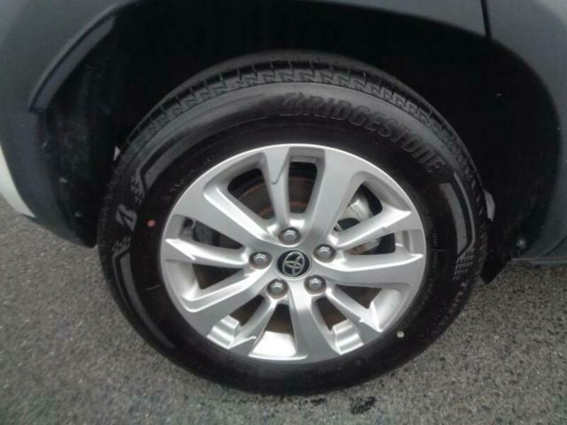 YARIS CROSS