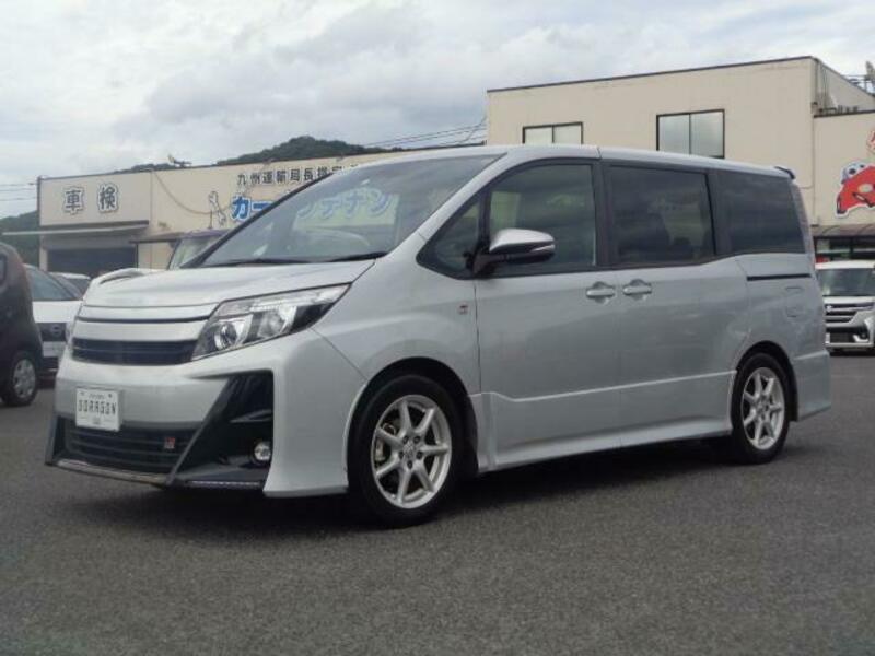 TOYOTA NOAH