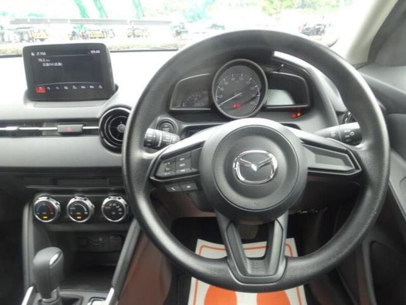 MAZDA2