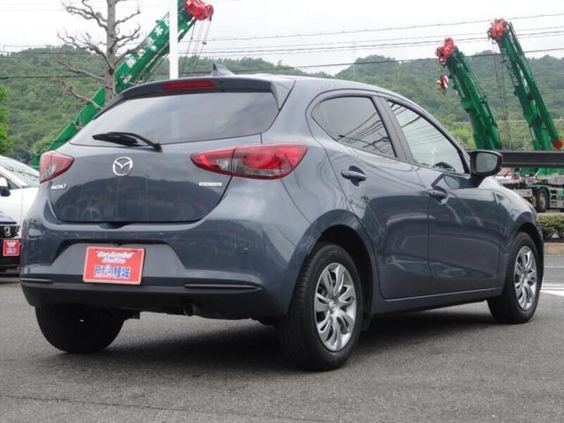 MAZDA2