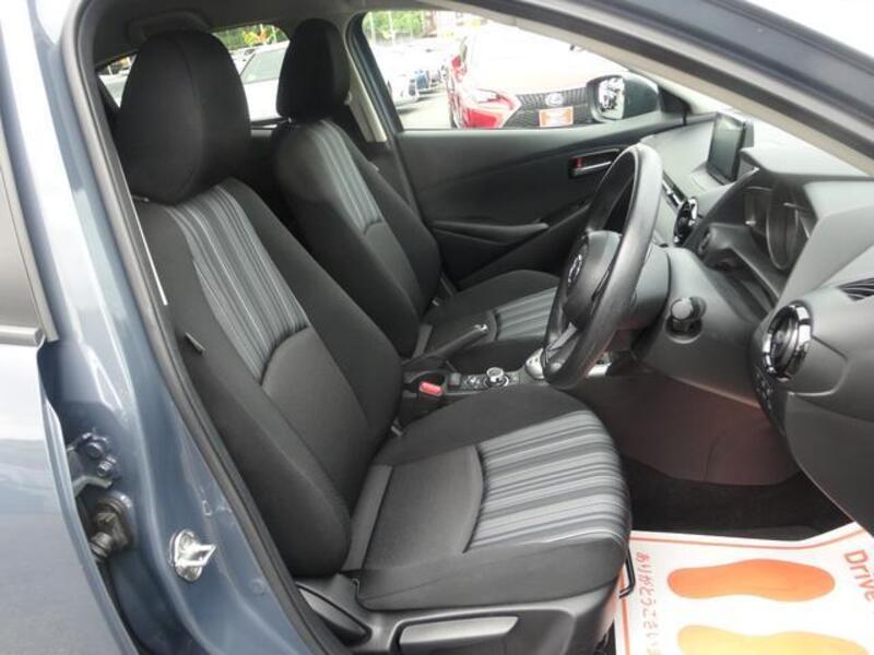 MAZDA2