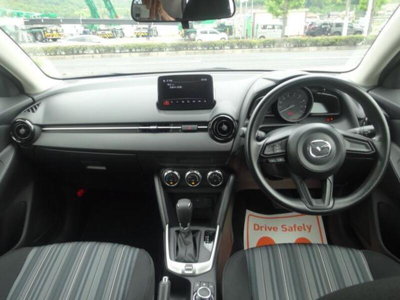 MAZDA2