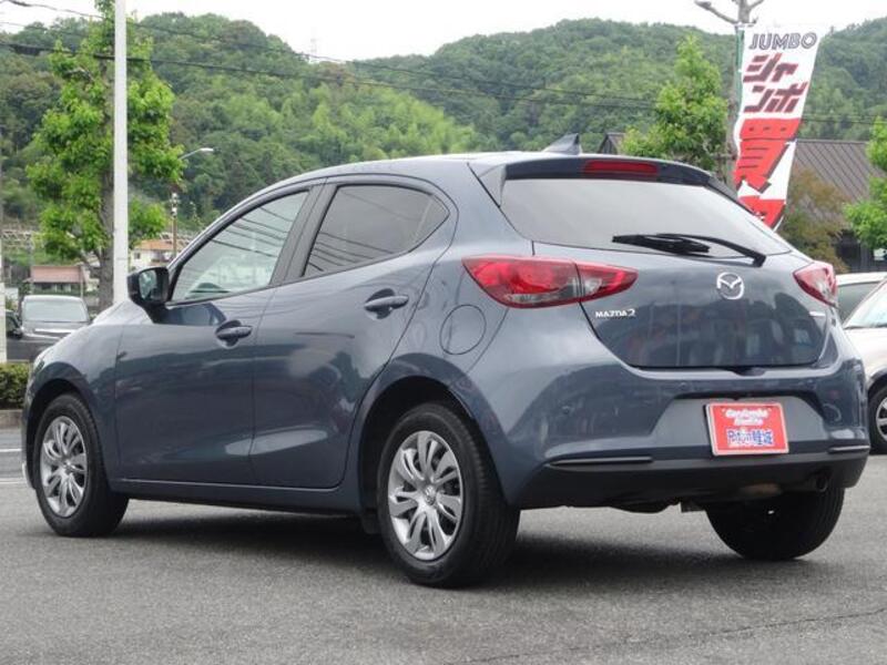 MAZDA2