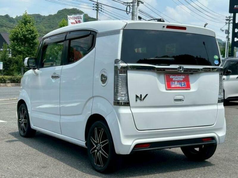 N BOX SLASH