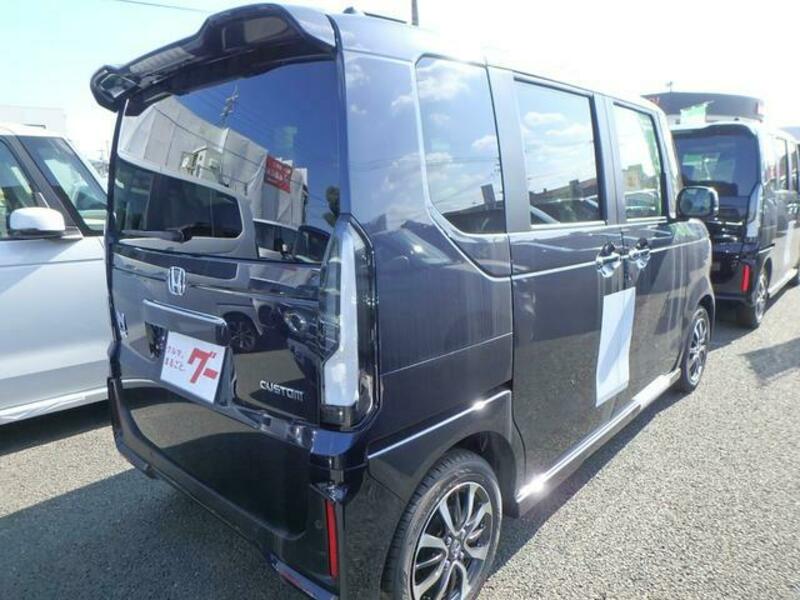 N BOX CUSTOM