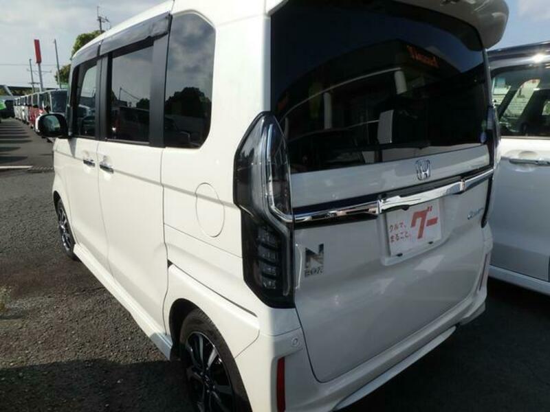 N BOX CUSTOM