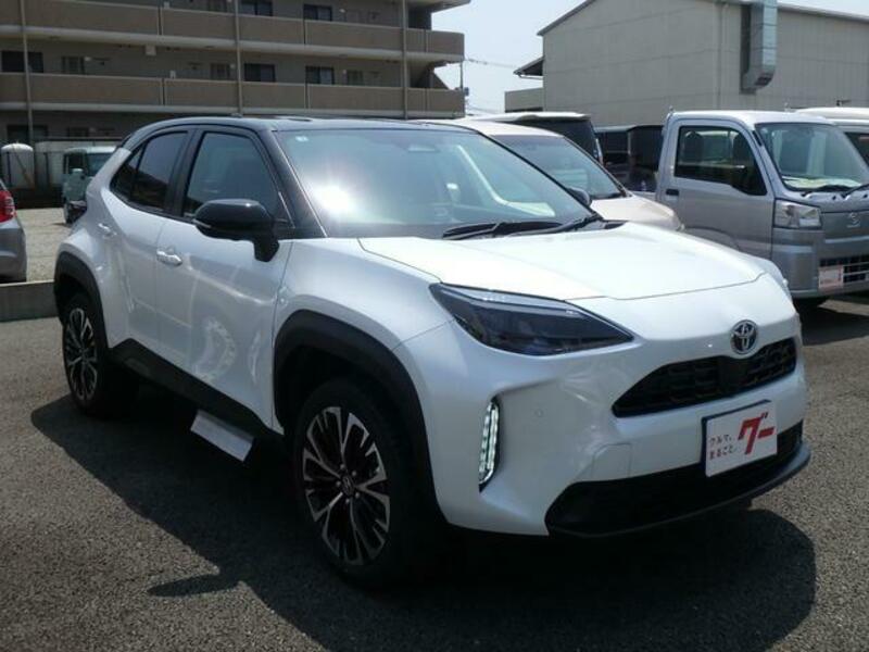 YARIS CROSS