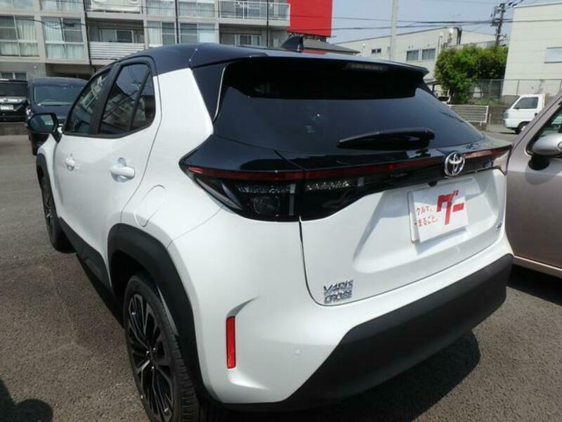 YARIS CROSS