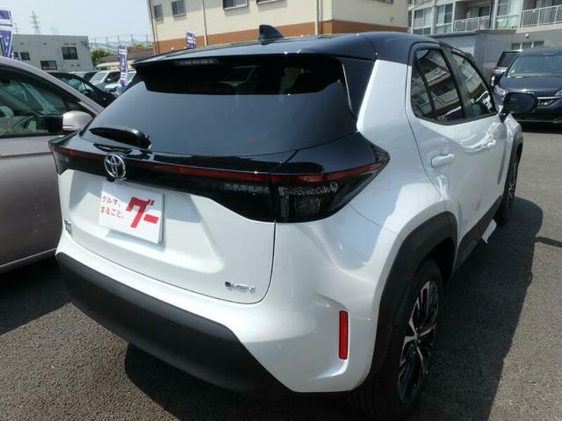 YARIS CROSS