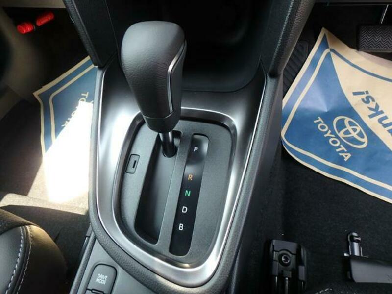 YARIS CROSS