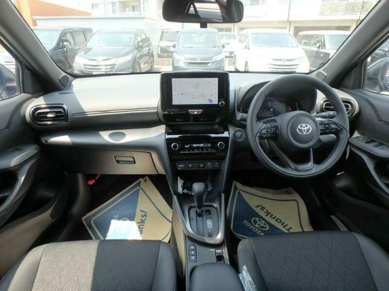 YARIS CROSS