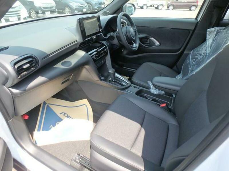 YARIS CROSS