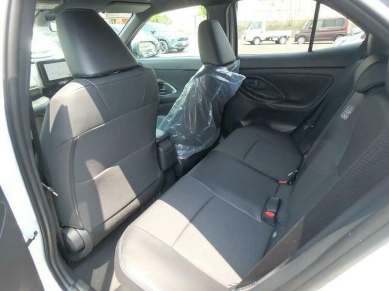 YARIS CROSS